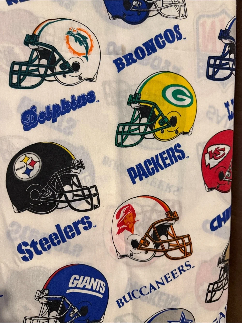 Vintage’95 NFL Helmet Print Throw Blanket - White Multi